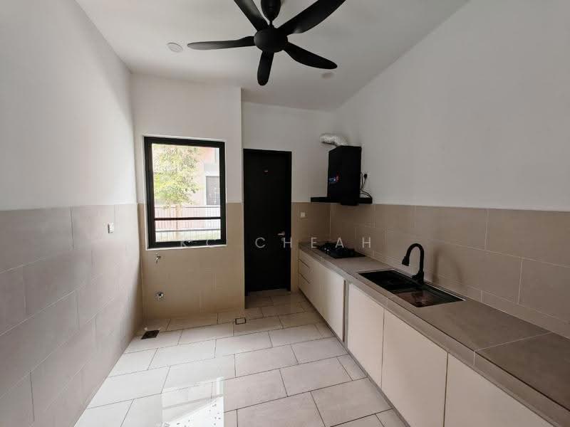Rumah Teres 2-Tingkat untuk Disewa di Elmina (Shah Alam) - KC Cheah - Kitchen - PropertyGuru.com.my