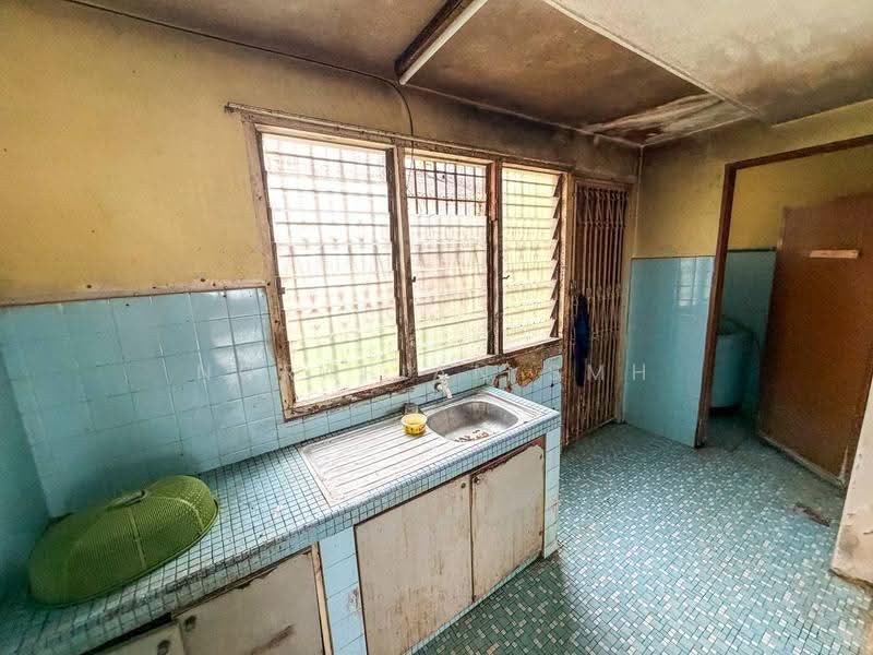 2-storey Terraced House for Sale in Taman Bukit Anggerik (Cheras) - Norafian SMH - Kitchen - PropertyGuru.com.my