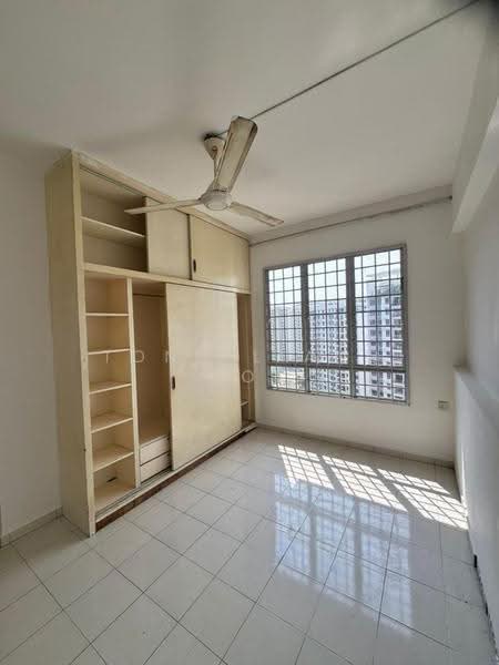 Kondominium untuk Dijual di Putra Place Condominium - Tong Liang Ooi - Bedroom - PropertyGuru.com.my
