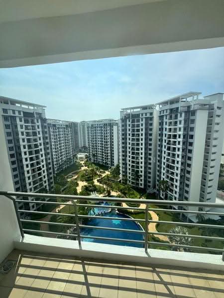 Kondominium untuk Dijual di Putra Place Condominium - Tong Liang Ooi - Exterior - PropertyGuru.com.my