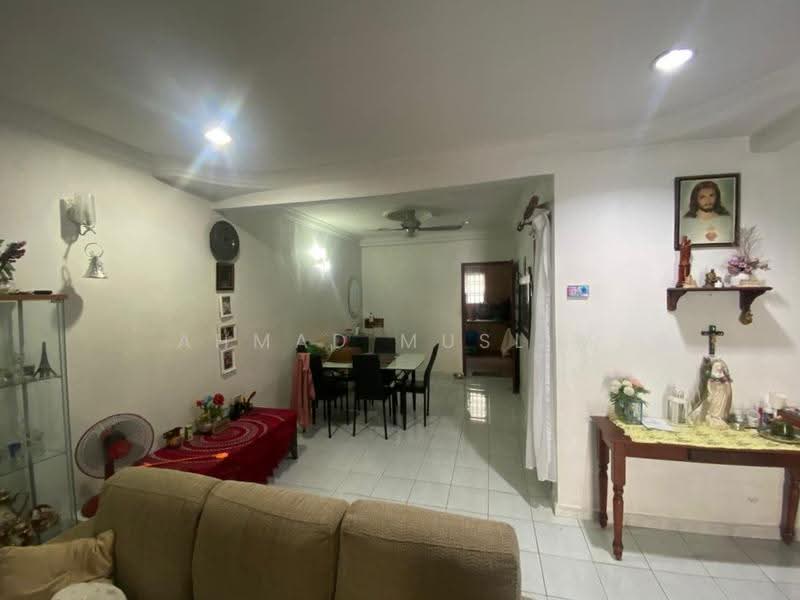 Rumah Teres 2-Tingkat untuk Dijual di Bandar Bukit Tinggi (Klang) - Ahmad Muslim - Living Room - PropertyGuru.com.my