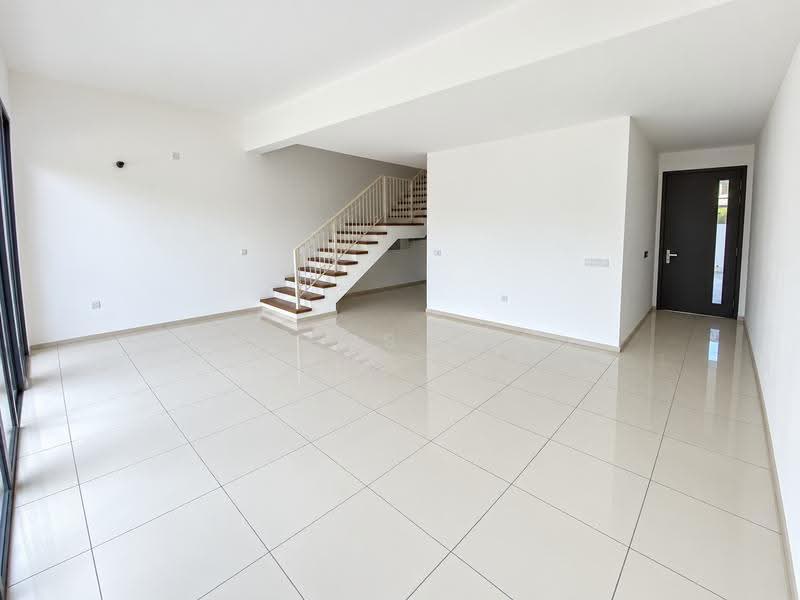 Rumah Teres untuk Dijual di Elmina (Shah Alam) - Lucas Loh - Living Room - PropertyGuru.com.my