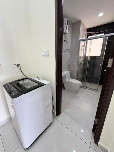 Service Residence for Rent at Bay Point @ Country Garden Danga Bay - Mui Hui Tan - Bathroom - PropertyGuru.com.my