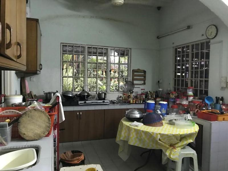 Bungalow House for Sale in Usj 2 (Subang Jaya) - Lai YK - Kitchen - PropertyGuru.com.my