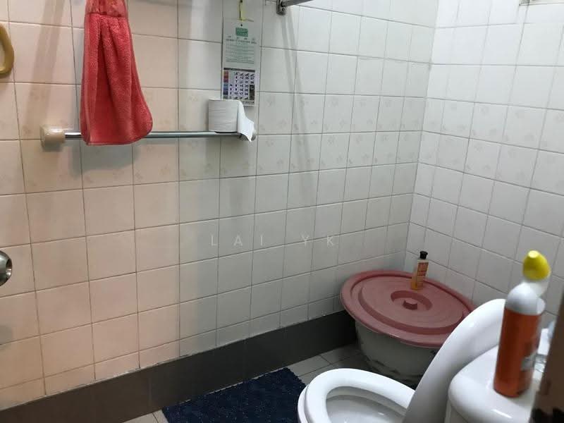 Bungalow House for Sale in Usj 2 (Subang Jaya) - Lai YK - Bathroom - PropertyGuru.com.my