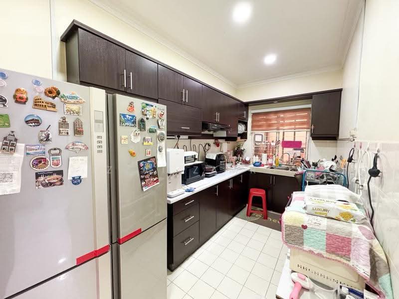 Rumah Kluster untuk Dijual di Bandar Bukit Mahkota (Bangi) - Izzat Zamros - Kitchen - PropertyGuru.com.my