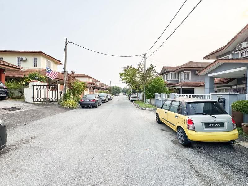 Rumah Kluster untuk Dijual di Bandar Bukit Mahkota (Bangi) - Izzat Zamros - Exterior - PropertyGuru.com.my