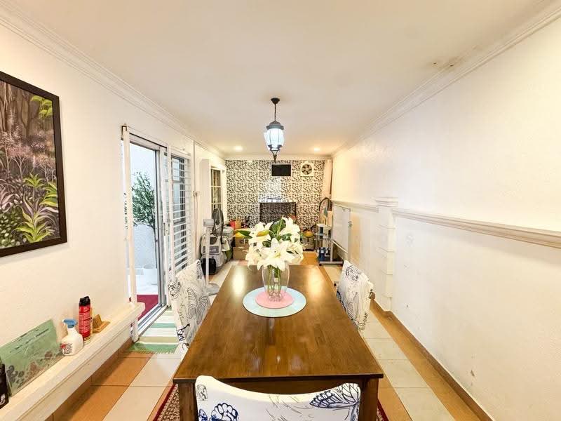 Rumah Kluster untuk Dijual di Bandar Bukit Mahkota (Bangi) - Izzat Zamros - Dining Room - PropertyGuru.com.my