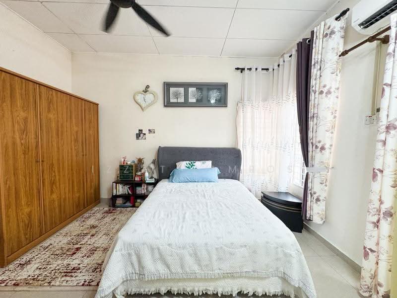 Rumah Kluster untuk Dijual di Bandar Bukit Mahkota (Bangi) - Izzat Zamros - Bedroom - PropertyGuru.com.my