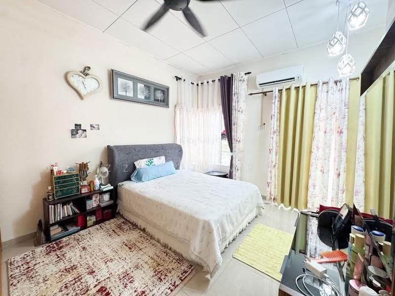Rumah Kluster untuk Dijual di Bandar Bukit Mahkota (Bangi) - Izzat Zamros - Bedroom - PropertyGuru.com.my