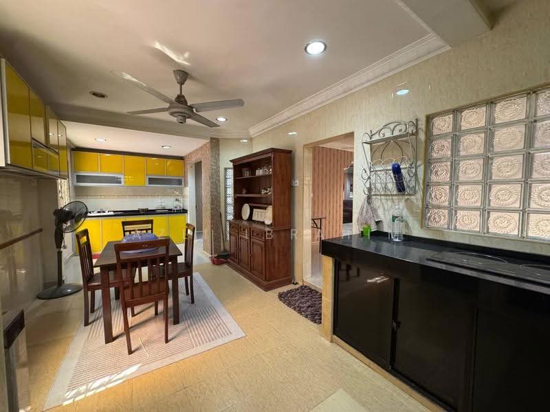 2-storey Terraced House for Sale in Seksyen 5 Wangsa Maju (Wangsa Maju) - Azli Ibrahim - Kitchen - PropertyGuru.com.my