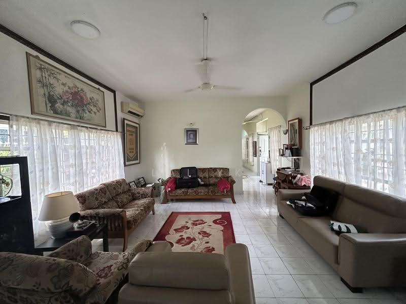 Bungalow House for Sale in Usj 2 (Subang Jaya) - Lai YK - Living Room - PropertyGuru.com.my