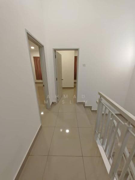 Rumah Teres 2-Tingkat untuk Dijual di Saujana KLIA (Dengkil) - Ahmad Muslim - Corridor - PropertyGuru.com.my