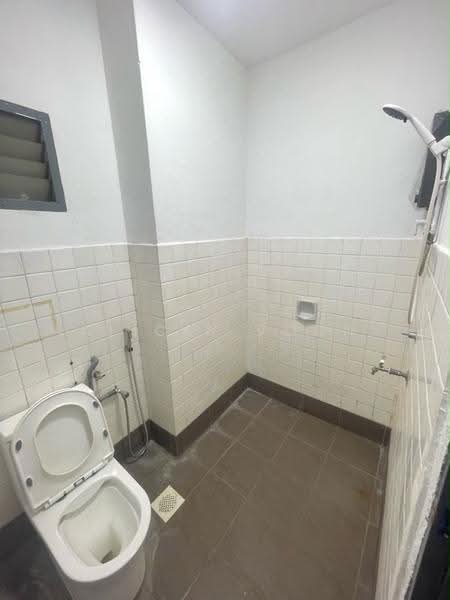 Rumah Teres 2-Tingkat untuk Disewa di Taman Pelangi (Johor Bahru) - Alicia Voon - Bathroom - PropertyGuru.com.my