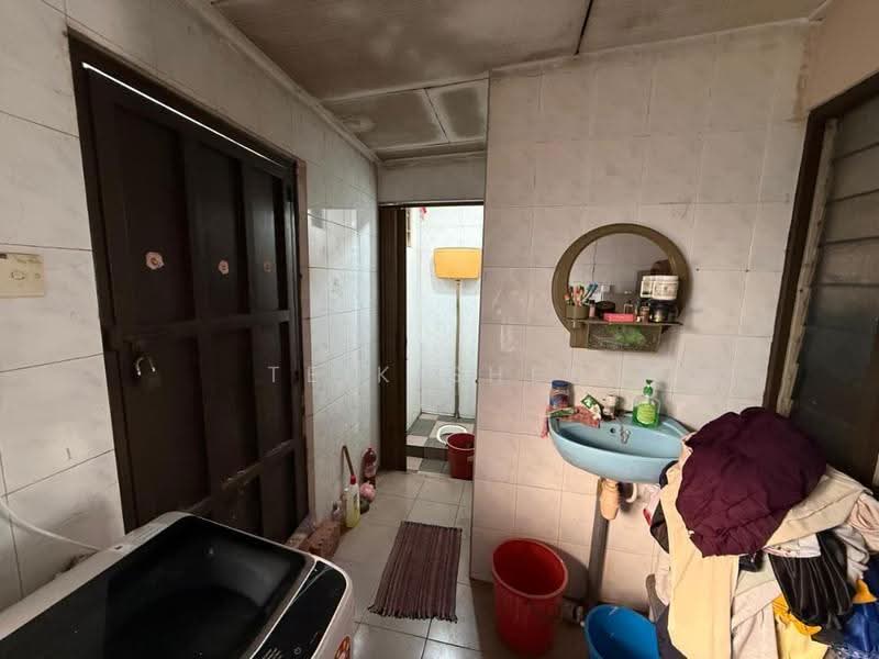 1-storey Terraced House for Sale in Taman Universiti (Skudai) - Teik Shen - Bathroom - PropertyGuru.com.my