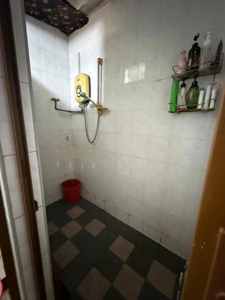1-storey Terraced House for Sale in Taman Universiti (Skudai) - Teik Shen - Bathroom - PropertyGuru.com.my