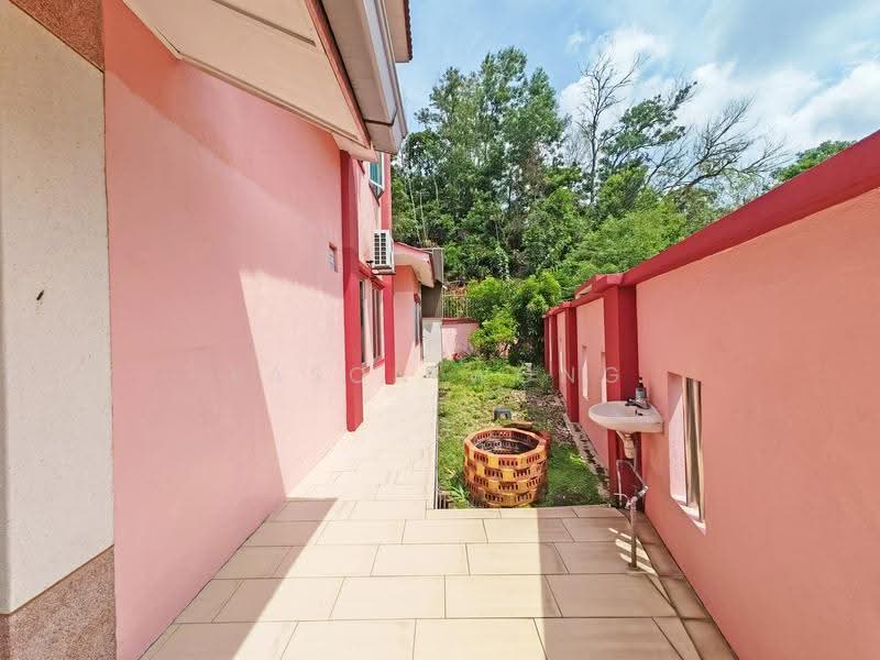 Rumah Banglo untuk Dijual di Batu 9 (Cheras) - Eason Wong - PropertyGuru.com.my