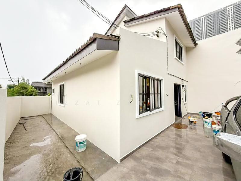 Rumah Teres 2-Tingkat untuk Dijual di Taman Sri Sinar (Segambut) - Izzat Zamros - Exterior - PropertyGuru.com.my