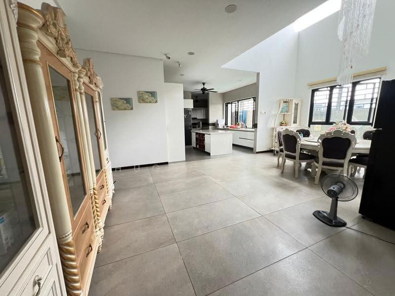 Rumah Banglo untuk Disewa di Taman Yarl (Jalan Klang Lama (Old Klang Road)) - Hugo Gooi - Dining Room - PropertyGuru.com.my