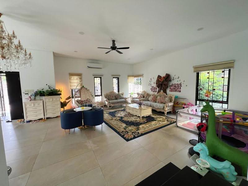 Rumah Banglo untuk Disewa di Taman Yarl (Jalan Klang Lama (Old Klang Road)) - Hugo Gooi - Living Room - PropertyGuru.com.my