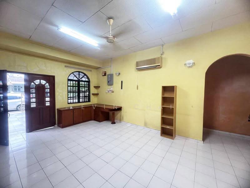 Semi-Detached House for Rent in Teluk Intan (Perak) - Kevin Chai - Living Room - PropertyGuru.com.my