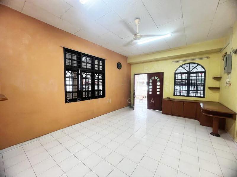 Semi-Detached House for Rent in Teluk Intan (Perak) - Kevin Chai - Living Room - PropertyGuru.com.my