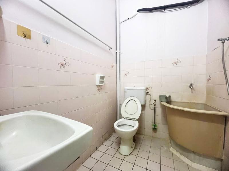 Semi-Detached House for Rent in Teluk Intan (Perak) - Kevin Chai - Bathroom - PropertyGuru.com.my