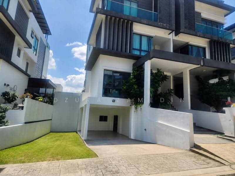 Rumah Berkembar untuk Dijual di Desa Petaling (Kuala Lumpur) - Adzura Zamedin - Exterior - PropertyGuru.com.my