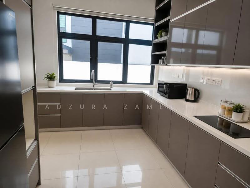 Rumah Berkembar untuk Dijual di Desa Petaling (Kuala Lumpur) - Adzura Zamedin - Kitchen - PropertyGuru.com.my