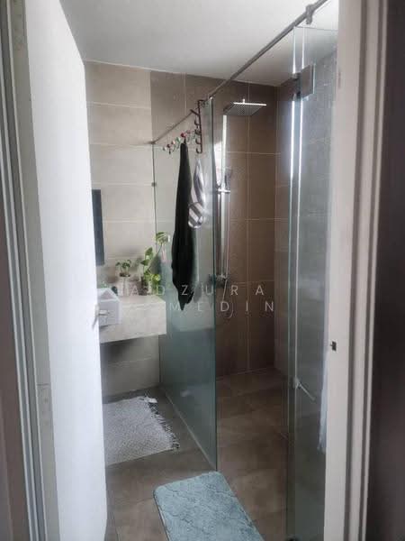 Rumah Berkembar untuk Dijual di Desa Petaling (Kuala Lumpur) - Adzura Zamedin - Bathroom - PropertyGuru.com.my