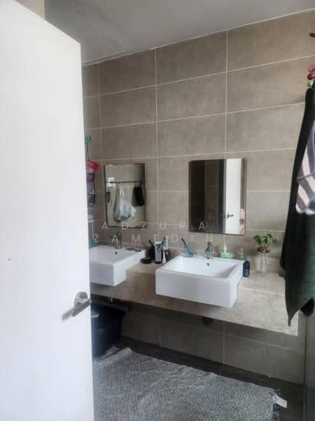 Rumah Berkembar untuk Dijual di Desa Petaling (Kuala Lumpur) - Adzura Zamedin - Bathroom - PropertyGuru.com.my