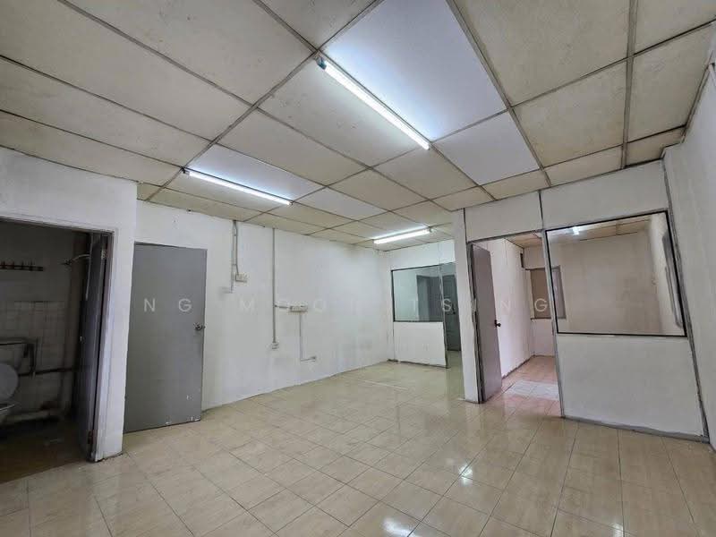 Kilang untuk Disewa di Kepong (Kuala Lumpur) - Ng Moon Tsing - Bathroom - PropertyGuru.com.my