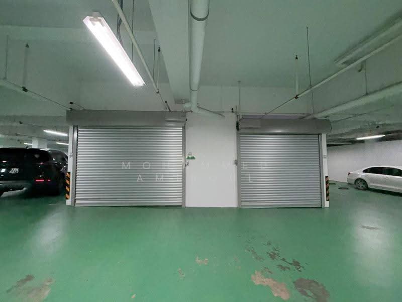 Bungalow House for Sale in Johor Bahru (Johor) - Mohammed Amiroul - Car Park - PropertyGuru.com.my