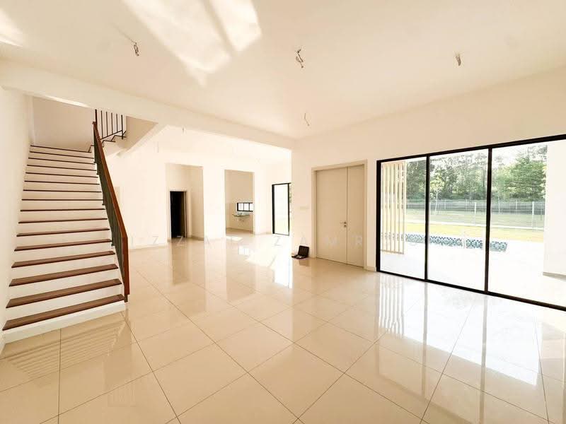 Rumah Teres 2-Tingkat untuk Dijual di Taman Cahaya Alam (Shah Alam) - Izzat Zamros - Living Room - PropertyGuru.com.my