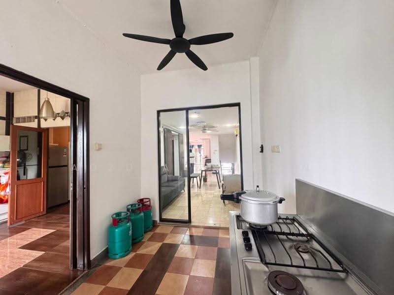 Rumah Berkembar untuk Dijual di Taman Desa (Kuala Lumpur) - Adzura Zamedin - Kitchen - PropertyGuru.com.my