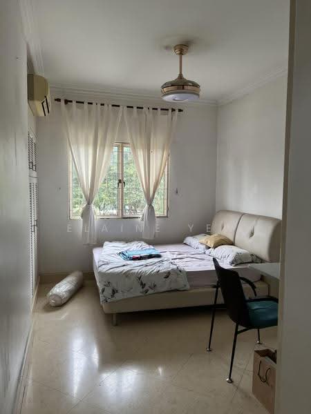 3-storey Terraced House for Sale in Taman Tasik Indah (Jalan Ipoh) - Elaine Yew - Bedroom - PropertyGuru.com.my