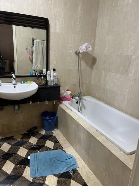 3-storey Terraced House for Sale in Taman Tasik Indah (Jalan Ipoh) - Elaine Yew - Bathroom - PropertyGuru.com.my