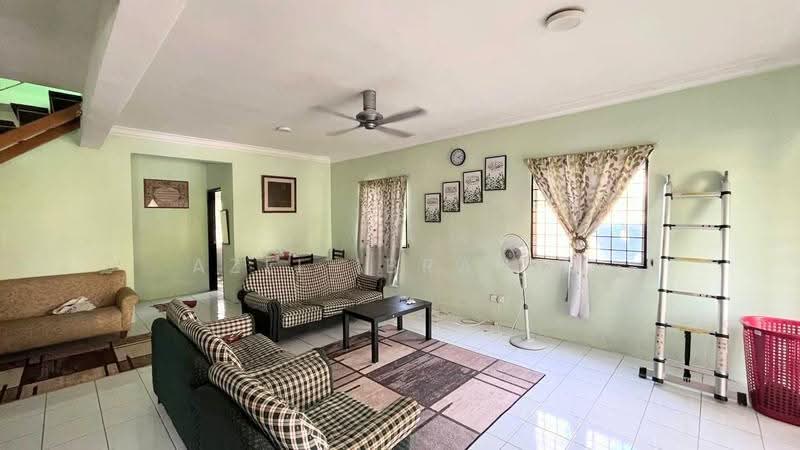 Rumah Teres 2-Tingkat untuk Dijual di Taman Impian Indah (Sungai Buloh) - Azli Ibrahim - Living Room - PropertyGuru.com.my