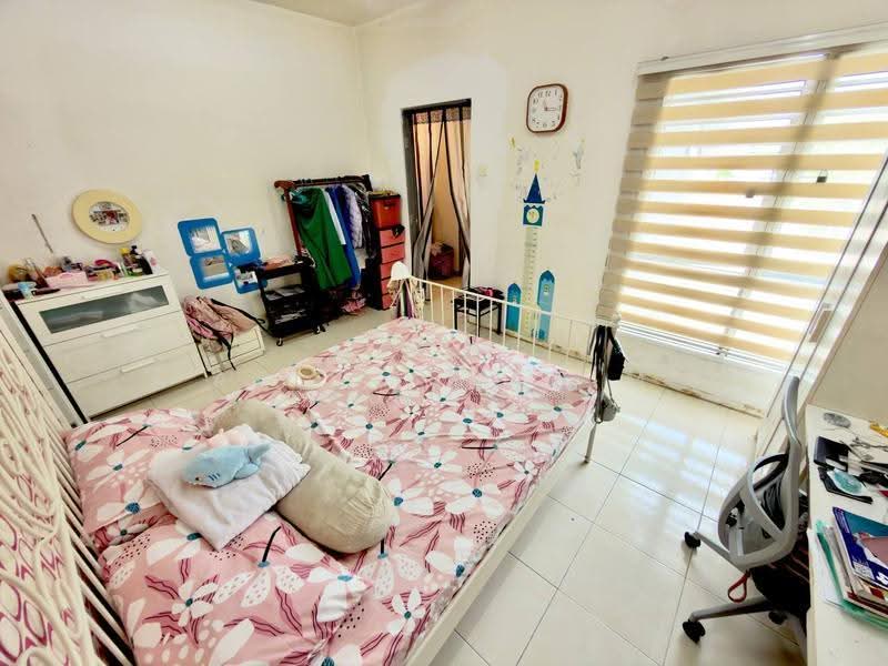 Townhouse for Sale in Bandar Bukit Puchong 2 (Puchong) - Azli Ibrahim - Bedroom - PropertyGuru.com.my