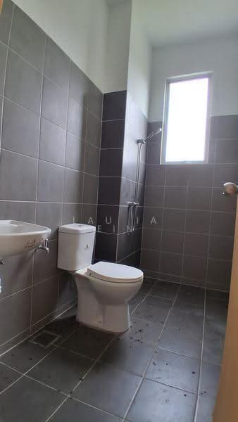 2-storey Terraced House for Rent in Rawang (Selangor) - Lau Ia Ein - Bathroom - PropertyGuru.com.my