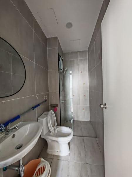Service Residence for Sale at Space Residency - Yoland . - Bathroom - PropertyGuru.com.my