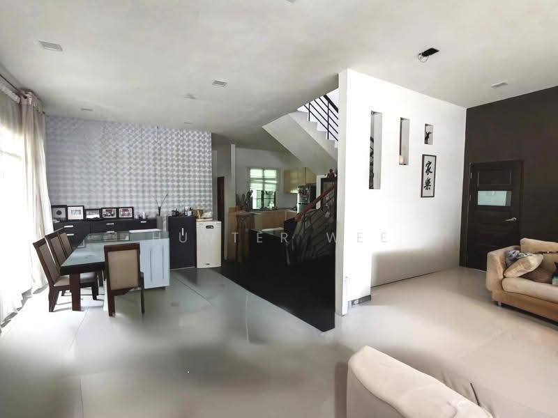 Rumah Berkembar untuk Dijual di Batu Kawah New Township (Kuching) - Hunter Wee - Dining Room - PropertyGuru.com.my