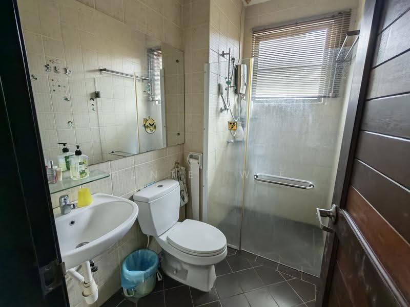 Rumah Berkembar untuk Dijual di Batu Kawah New Township (Kuching) - Hunter Wee - Bathroom - PropertyGuru.com.my