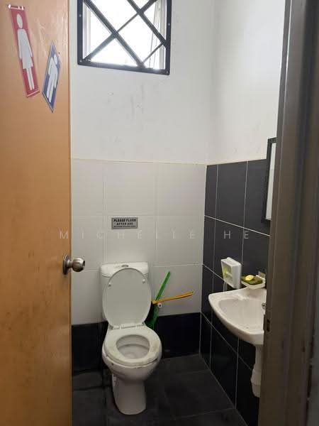Kedai / Pejabat untuk Disewa di Taman Kota Masai (Pasir Gudang) - Michelle He - Bathroom - PropertyGuru.com.my