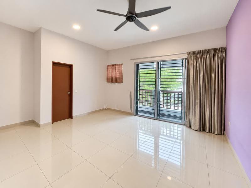Rumah Teres 2-Tingkat untuk Disewa di Bandar Rimbayu (Telok Panglima Garang) - Miki You - Living Room - PropertyGuru.com.my