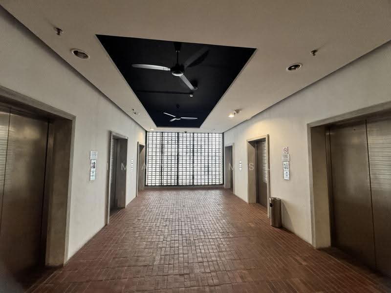 Office for Rent in Petaling Jaya (Selangor) - Aiman Samsul - Corridor - PropertyGuru.com.my