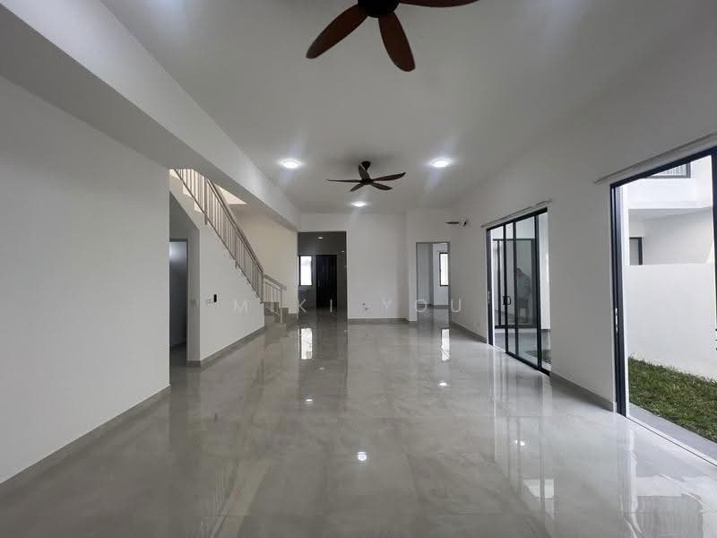Rumah Teres 2-Tingkat untuk Disewa di Bandar Rimbayu (Telok Panglima Garang) - Miki You - Living Room - PropertyGuru.com.my
