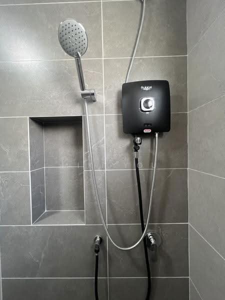Rumah Teres 2-Tingkat untuk Disewa di Bandar Rimbayu (Telok Panglima Garang) - Miki You - Bathroom - PropertyGuru.com.my