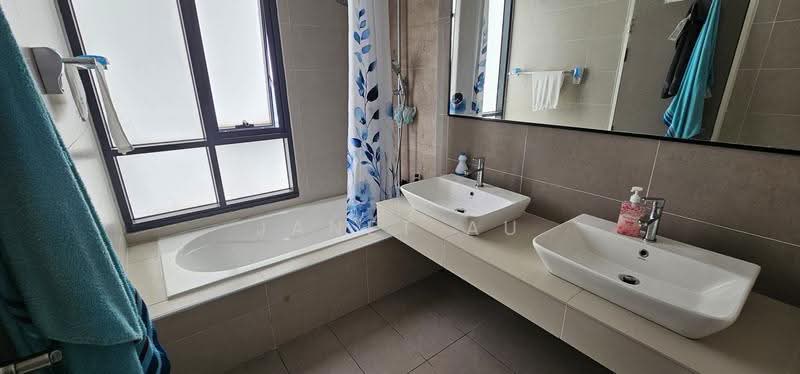 Kediaman Servis untuk Disewa di Zeta @ One South - Janet Au - Bathroom - PropertyGuru.com.my