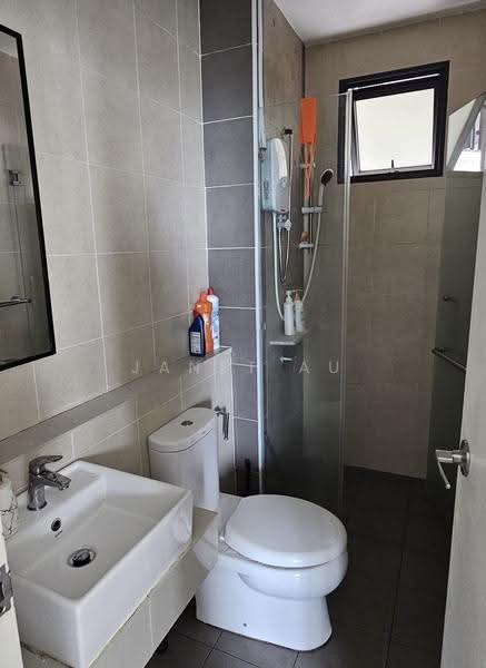 Kediaman Servis untuk Disewa di Zeta @ One South - Janet Au - Bathroom - PropertyGuru.com.my